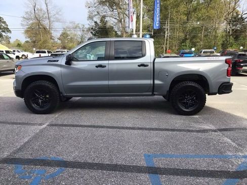 Used 2024 Chevrolet Silverado 1500 LT Trail Boss w/ Convenience Package II image 3