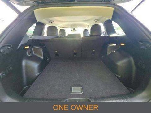 Used 2023 Jeep Cherokee Altitude Lux AWD/4WD image 5