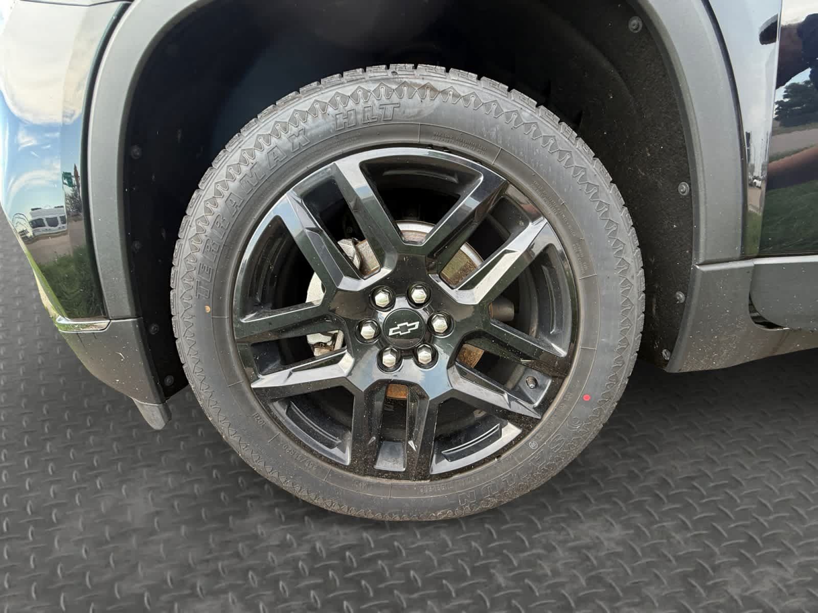 Used 2020 Chevrolet Traverse LT FWD image 9