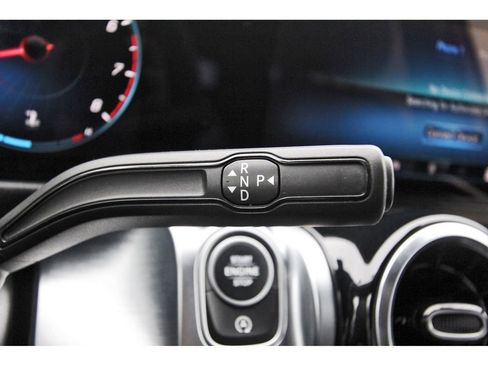 Used 2023 Mercedes-Benz GLB 250 4MATIC image 18