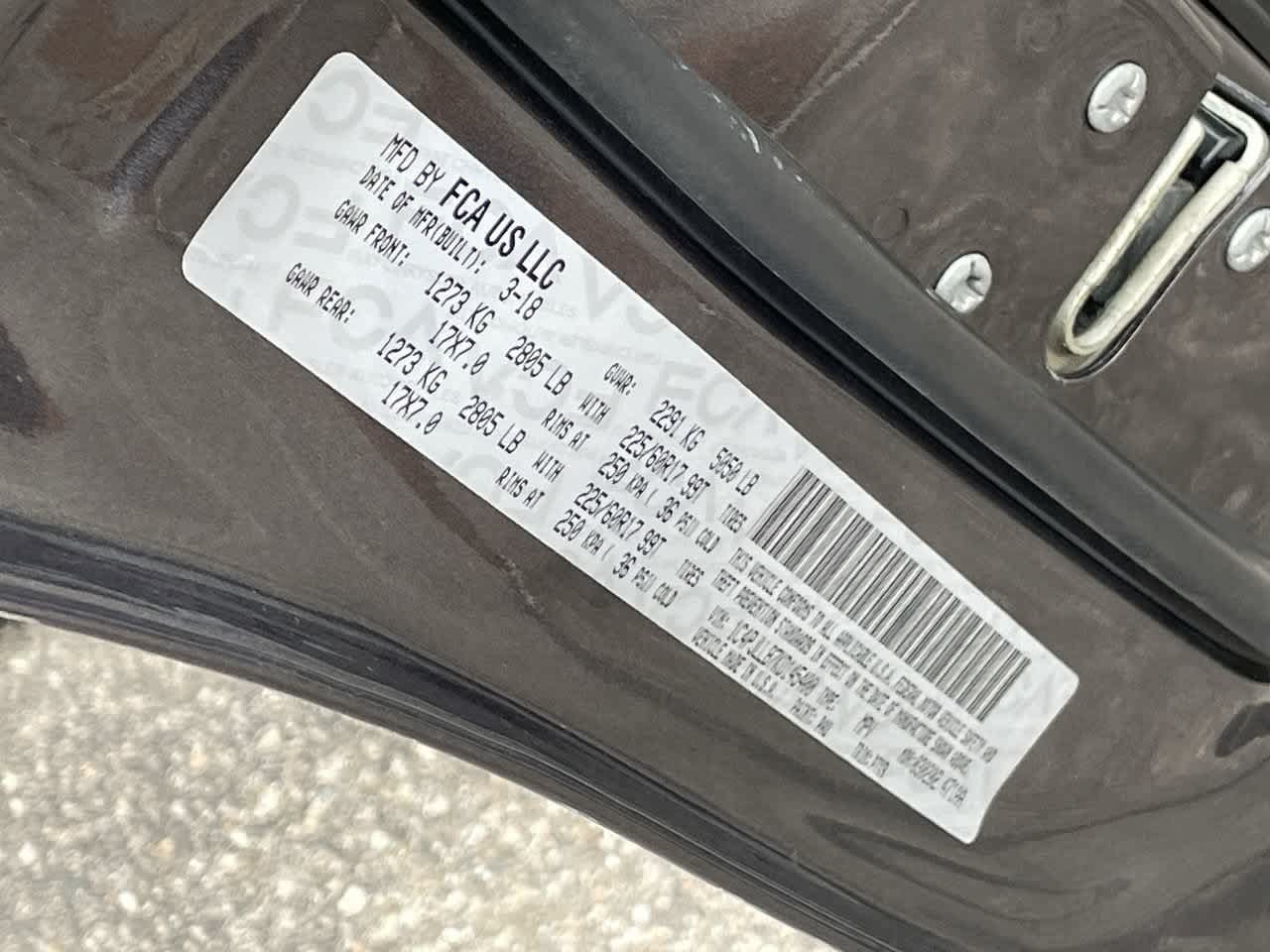Used 2019 Jeep Cherokee Latitude Plus w/ Comfort/Convenience Group FWD image 28