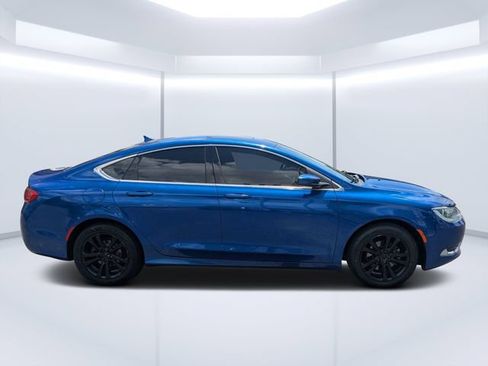 Used 2016 Chrysler 200 Limited w/ Anniversary Edition FWD image 2