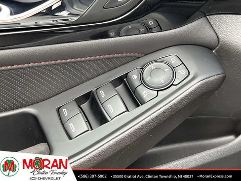 Certified 2023 Chevrolet Traverse RS w/ LPO, Floor Liner Package AWD/4WD image 17