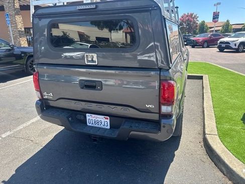 Certified 2022 Toyota Tacoma SR5 AWD/4WD image 24