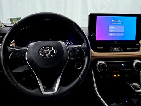 Used 2023 Toyota RAV4 XLE Premium image 28