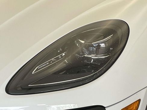 Used 2024 Porsche Macan S w/ Premium Plus Package image 15