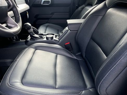 New 2025 Ford Bronco Badlands w/ Sasquatch Package image 16