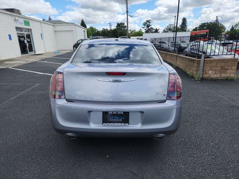 Used 2014 Chrysler 300 S w/ Luxury Group RWD image 4