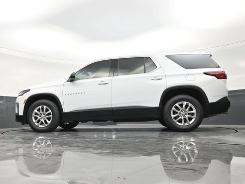 Used 2023 Chevrolet Traverse LS FWD image 21