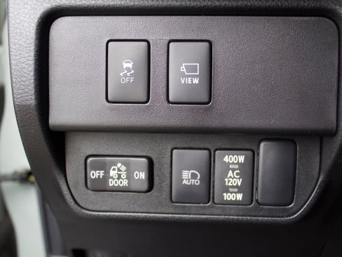 Used 2023 Toyota Tacoma TRD Off-Road w/ TRD Premium Off Road Package image 15