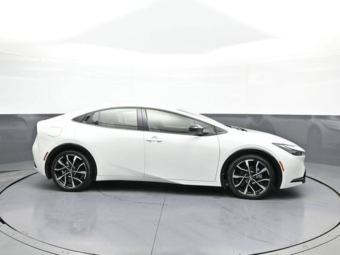 Used 2024 Toyota Prius Prime FWD image 5