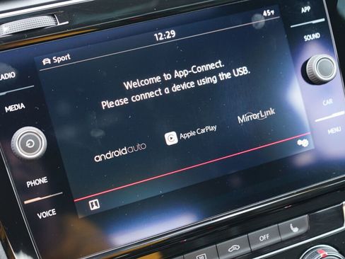 Used 2019 Volkswagen GTI SE image 23