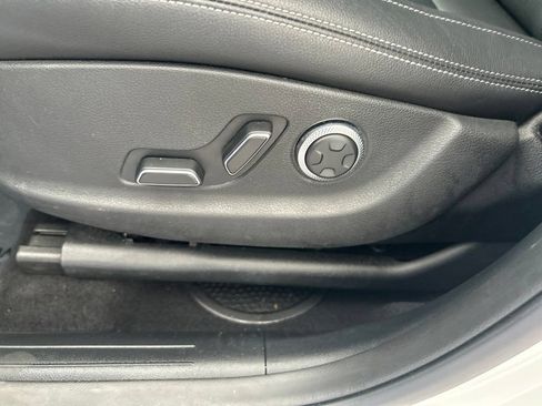 Used 2025 Genesis GV70 2.5T AWD/4WD image 41