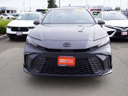 Used 2025 Toyota Camry SE w/ Convenience Package image 6