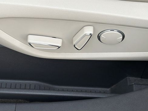 Used 2019 Lincoln Nautilus Select FWD image 24