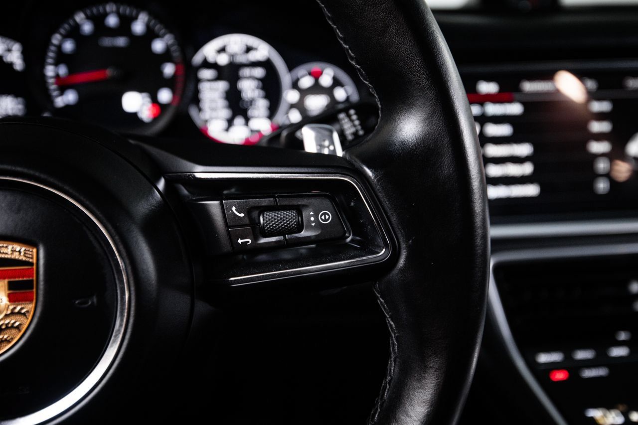 Certified 2023 Porsche Panamera image 16