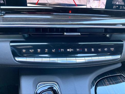 Used 2024 Cadillac Escalade ESV Sport w/ LPO, ONYX Package image 24