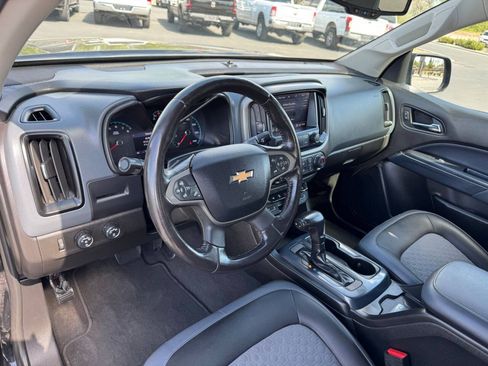 Used 2020 Chevrolet Colorado Z71 AWD/4WD image 12