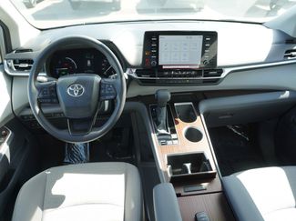 Used 2024 Toyota Sienna LE w/ LE Plus Package video 2