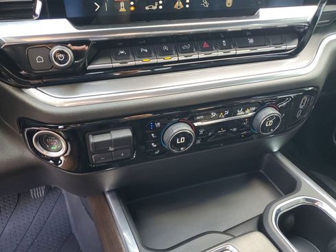 Used 2025 Chevrolet Silverado 1500 High Country image 25