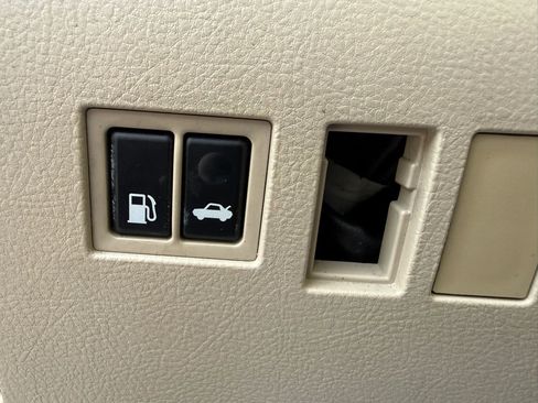 Used 2009 Toyota Avalon XLS FWD image 24