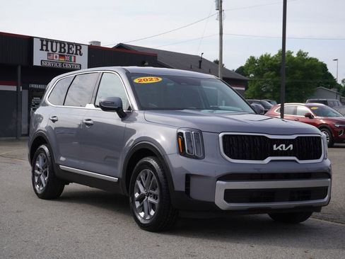 Used 2023 Kia Telluride LX FWD image 9