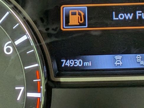 Used 2019 Nissan Pathfinder SV image 23