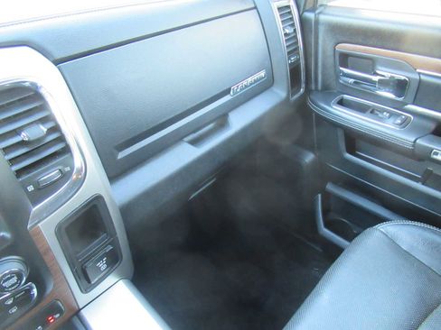 Used 2016 RAM 1500 Laramie w/ Convenience Group image 40