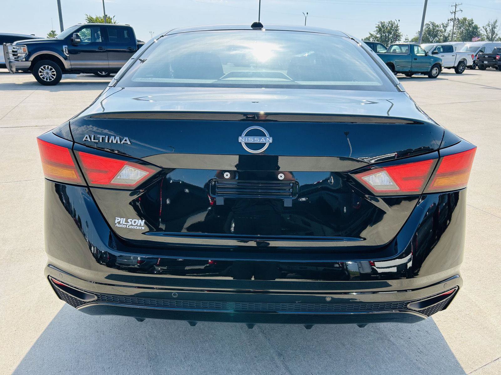 Used 2025 Nissan Altima 2.5 SV FWD image 33
