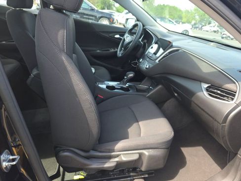 Used 2025 Chevrolet Malibu LT FWD image 10