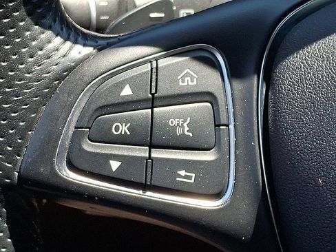 Used 2018 Mercedes-Benz GLC 300 4MATIC image 21