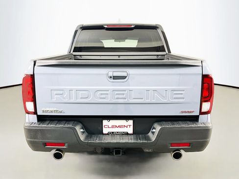 Used 2024 Honda Ridgeline Sport image 8
