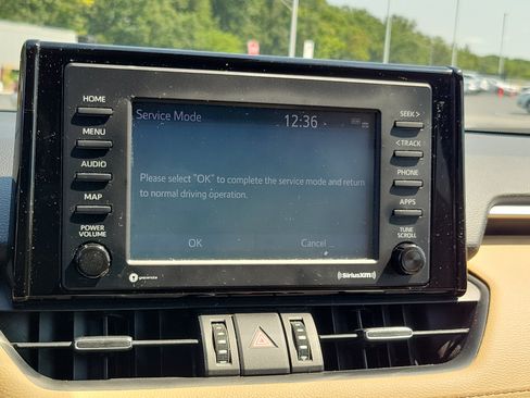 Certified 2021 Toyota RAV4 XLE Premium AWD/4WD image 29