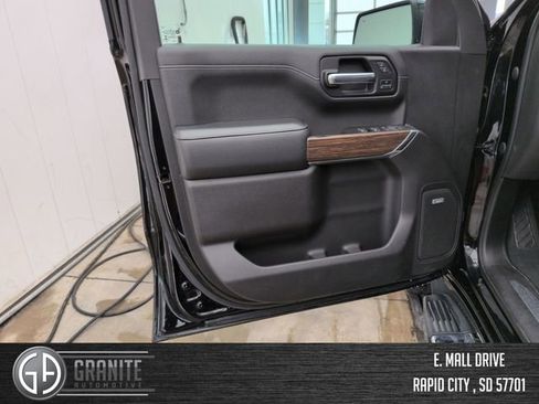 Used 2021 Chevrolet Silverado 1500 High Country w/ Technology Package AWD/4WD image 11