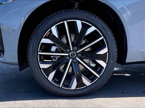 New 2026 Volvo XC60 B5 Ultra w/ Protection Package Premier image 14