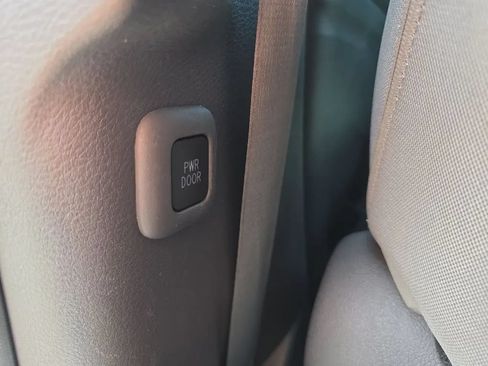Used 2021 Toyota Sienna LE w/ LE Plus Package FWD image 43