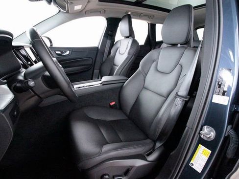 Certified 2025 Volvo XC60 B5 Plus image 23