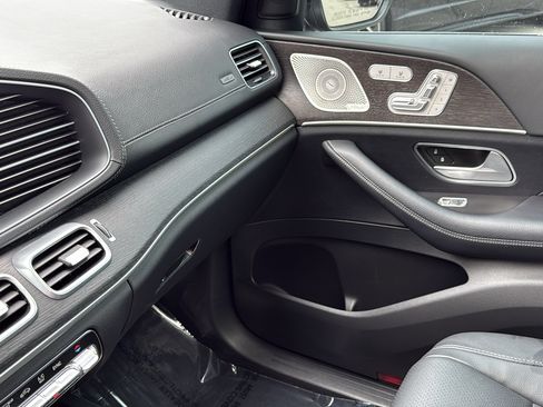 Used 2023 Mercedes-Benz GLS 450 4MATIC image 24