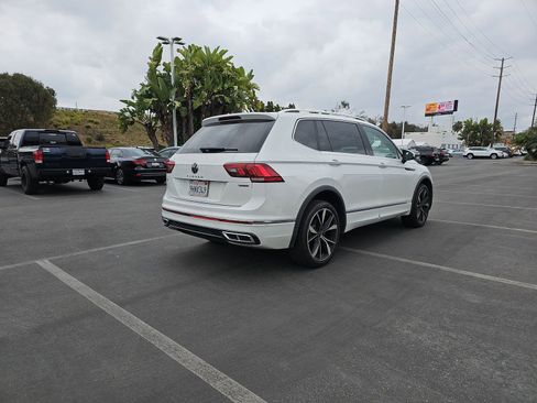 Used 2023 Volkswagen Tiguan SEL R-Line image 5