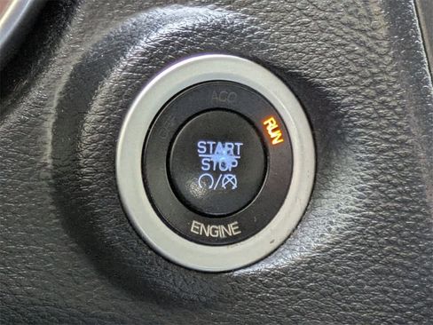 Used 2016 Dodge Journey SE w/ Flexible Seating Group image 30