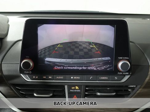 Used 2023 Nissan Altima 2.5 SV image 4