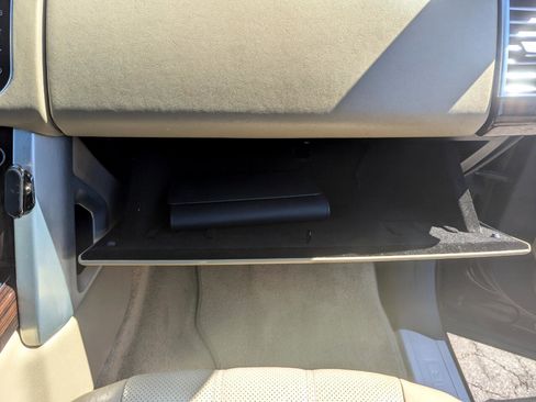 Used 2016 Land Rover Range Rover HSE image 30