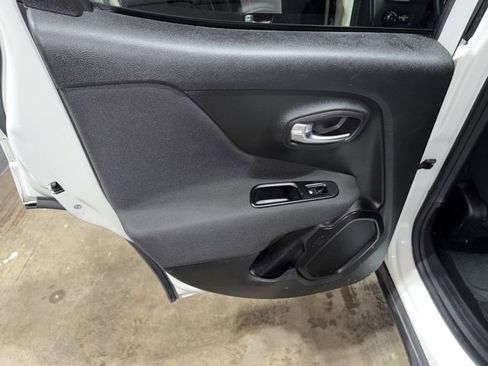 Used 2020 Jeep Renegade Latitude image 14