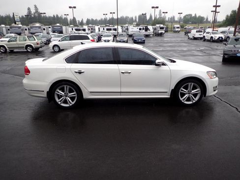 Used 2015 Volkswagen Passat 1.8T SE image 6