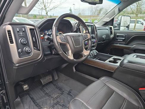 Certified 2019 GMC Sierra 2500 Denali image 11