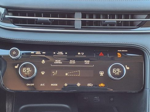 Used 2024 INFINITI QX60 Luxe image 27