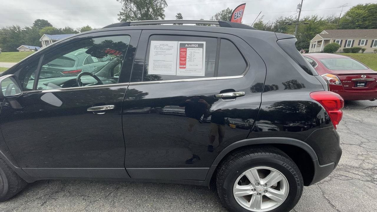 Used 2019 Chevrolet Trax LT w/ LT Convenience Package AWD/4WD image 4