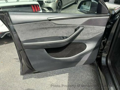 Used 2026 Tesla Model Y Long Range RWD image 11