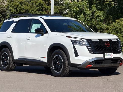 New 2026 Nissan Pathfinder Rock Creek AWD/4WD image 9