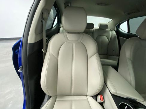 Used 2019 Genesis G70 2.0T Advanced image 23